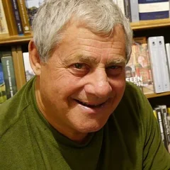 Cameron Mackintosh height profile photo