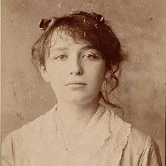 Camille Claudel height profile photo