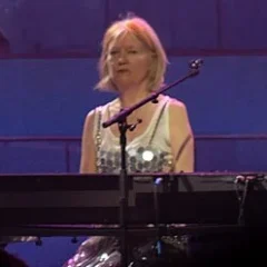 Candida Doyle height profile photo