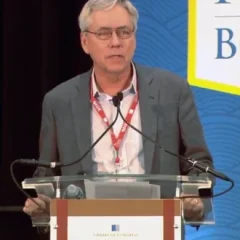 Carl Hiaasen height profile photo
