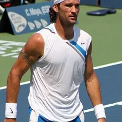 Carlos Moyá height profile photo