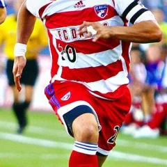 Carlos Ruiz (Guatemalan footballer) height profile photo