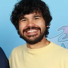 Carlos Valdes (actor) height profile photo