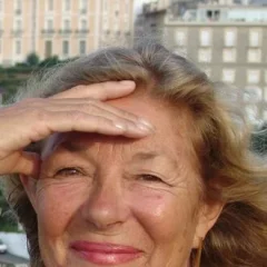 Carol Drinkwater height profile photo