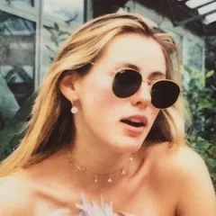 Caroline Calloway height profile photo
