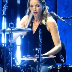 Caroline Corr height profile photo