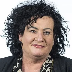 Caroline van der Plas height profile photo