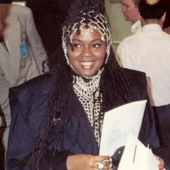 Caron Wheeler height profile photo