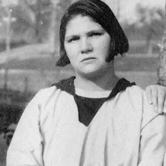 Carrie Buck height profile photo