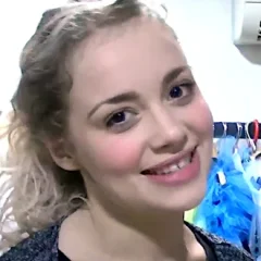 Carrie Hope Fletcher height profile photo