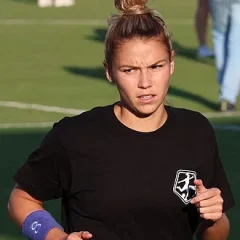 Carrie Lawrence height profile photo