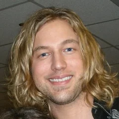 Casey James height profile photo