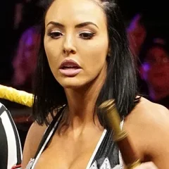 Cassie Lee height profile photo
