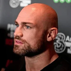 Cathal Pendred height profile photo