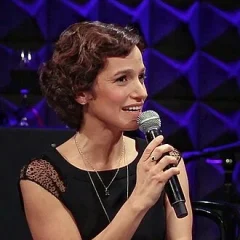 Catie Lazarus height profile photo
