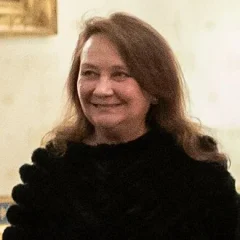 Cecilia Phalen Abbott height profile photo