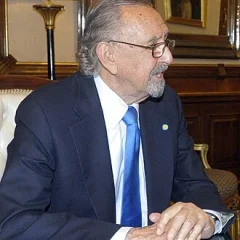 César Pelli height profile photo
