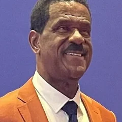 Charles Smith (basketball coach) height profile photo