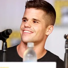 Charlie Carver height profile photo