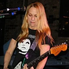 Charlotte Caffey height profile photo