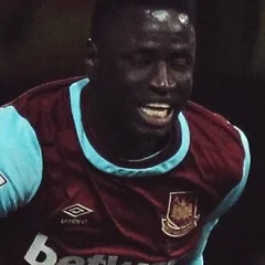 Cheikhou Kouyaté height profile photo