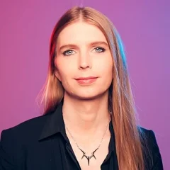 Chelsea Manning height profile photo