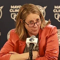 Cheryl Reeve height profile photo