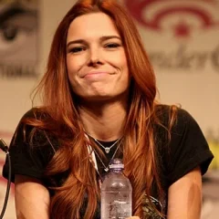 Chloe Dykstra height profile photo