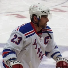 Chris Drury height profile photo