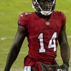 Chris Godwin height profile photo
