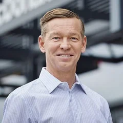 Chris Kempczinski height profile photo