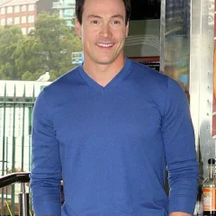 Chris Klein (actor) height profile photo