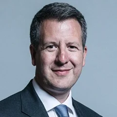 Chris Leslie height profile photo