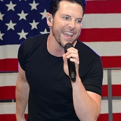Chris Mann (singer) height profile photo