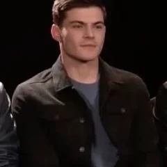 Chris Mason (actor) height profile photo