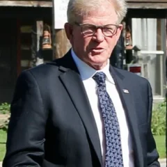 Chris Miller (politician) height profile photo