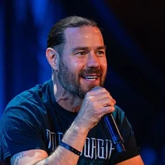 Chris Pontius height profile photo