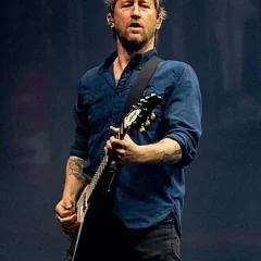 Chris Shiflett height profile photo