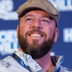 Chris Sullivan (actor) height profile photo