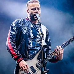 Chris Wolstenholme height profile photo