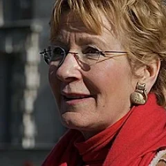 Christine Hamilton height profile photo
