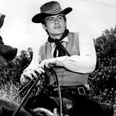 Christopher Jones (actor, born 1941) height profile photo