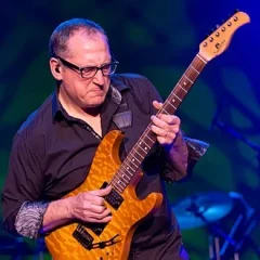 Chuck Loeb height profile photo