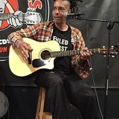 Chuck Mosley height profile photo