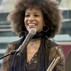 Cindy Blackman Santana height profile photo