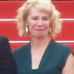 Claire van Kampen height profile photo