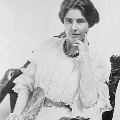 Clara Clemens height profile photo