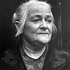 Clara Zetkin height profile photo