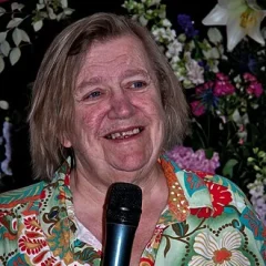 Clarissa Dickson Wright height profile photo