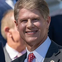 Clark Hunt height profile photo
